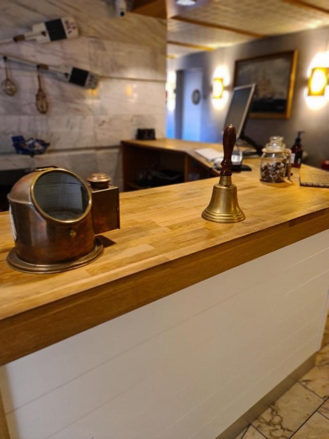 Hamnhotellet Kronan Landskrone Luaran gambar